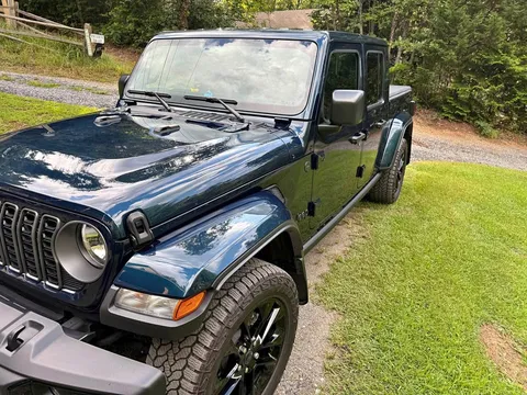 2025 Jeep Gladiator