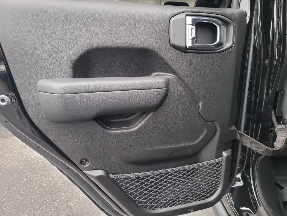 2025 Jeep JT Gladiator - Image 11 of 20