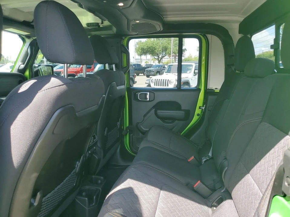 2025 Jeep JT Gladiator - Image 13 of 20