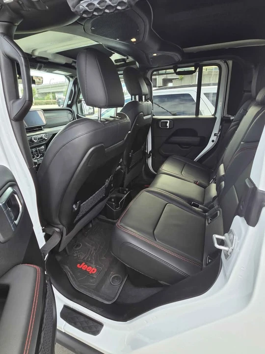 2025 Jeep JT Gladiator - Image 8 of 12