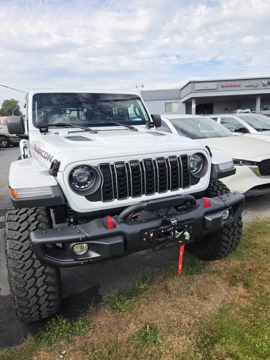 2025 Jeep JT Gladiator - Image 2 of 12