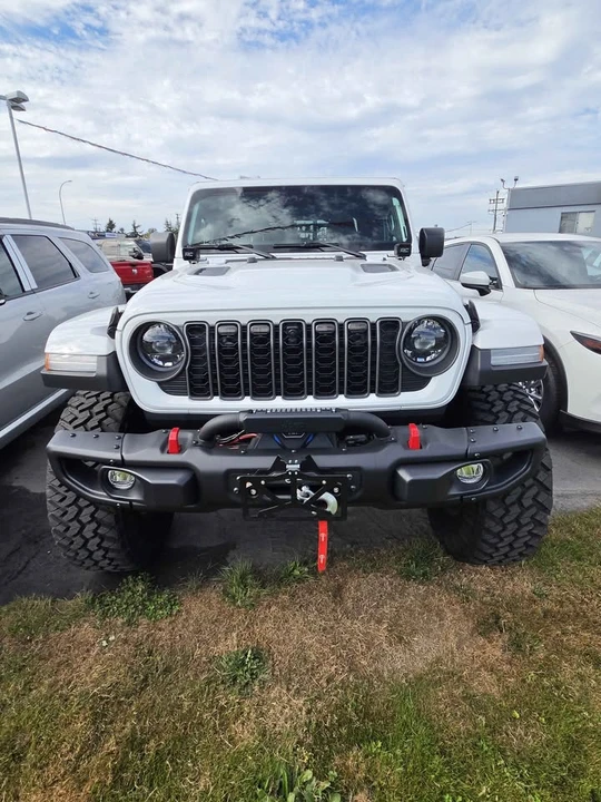 2025 Jeep JT Gladiator - Image 4 of 12