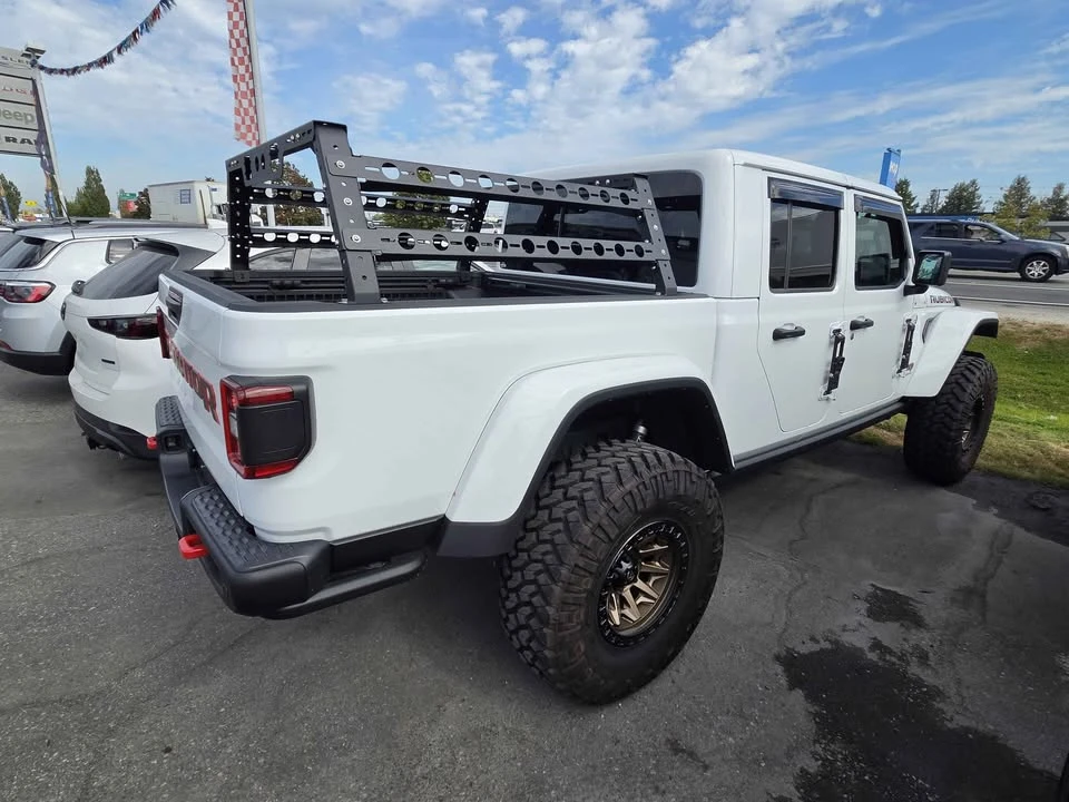 2025 Jeep JT Gladiator - Image 5 of 12