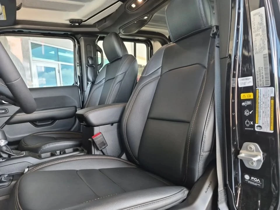 2025 Jeep JT Gladiator - Image 10 of 18
