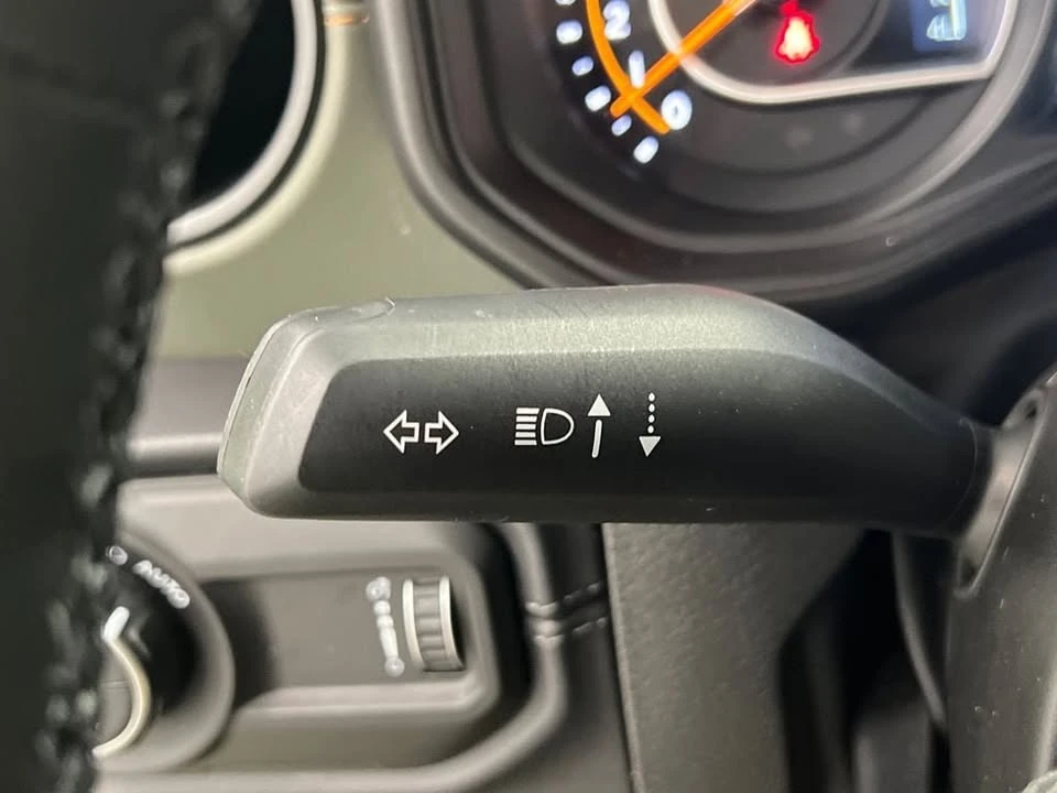 2025 Jeep JT Gladiator - Image 12 of 15