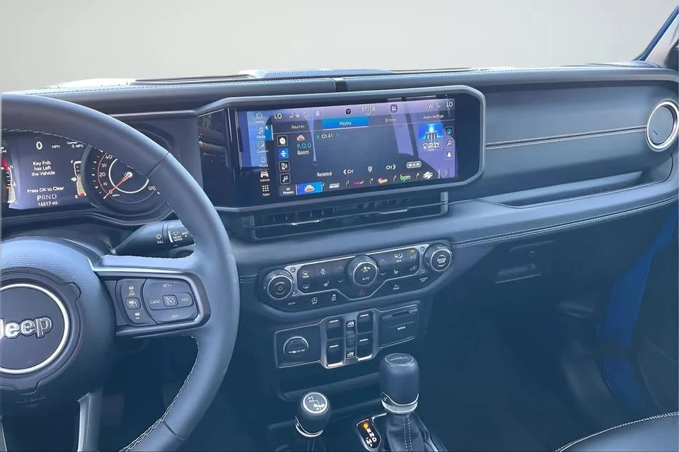 2025 Jeep JT Gladiator - Image 9 of 20