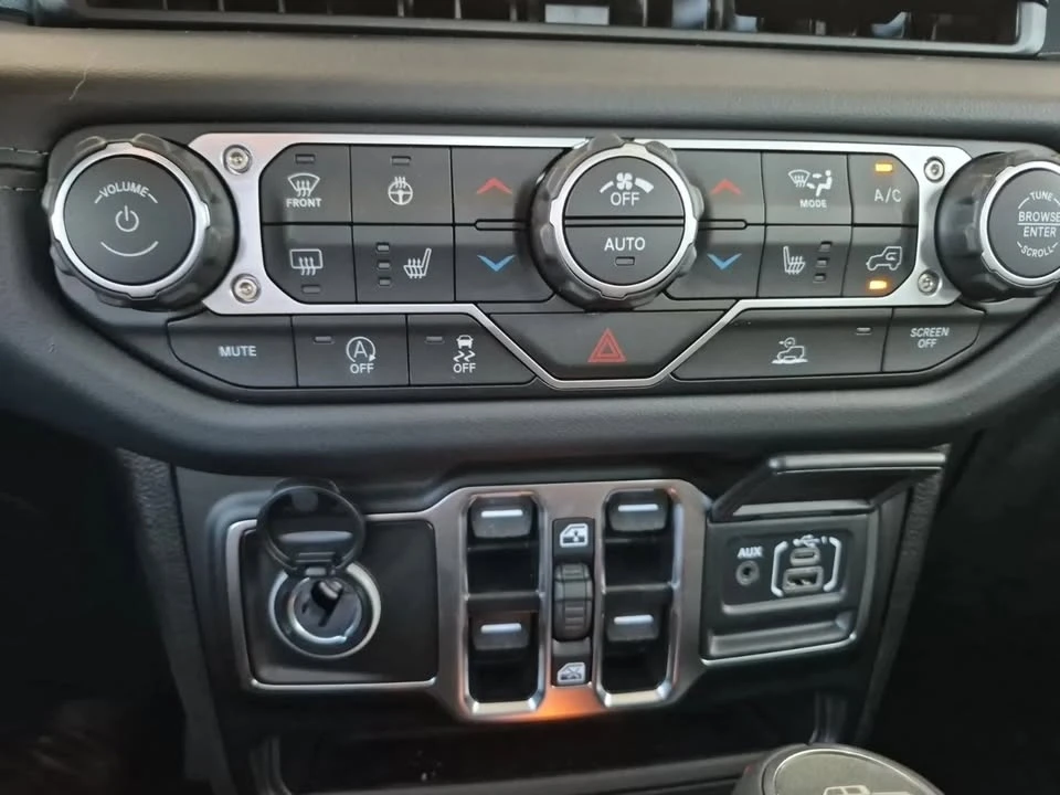 2025 Jeep JT Gladiator - Image 17 of 18
