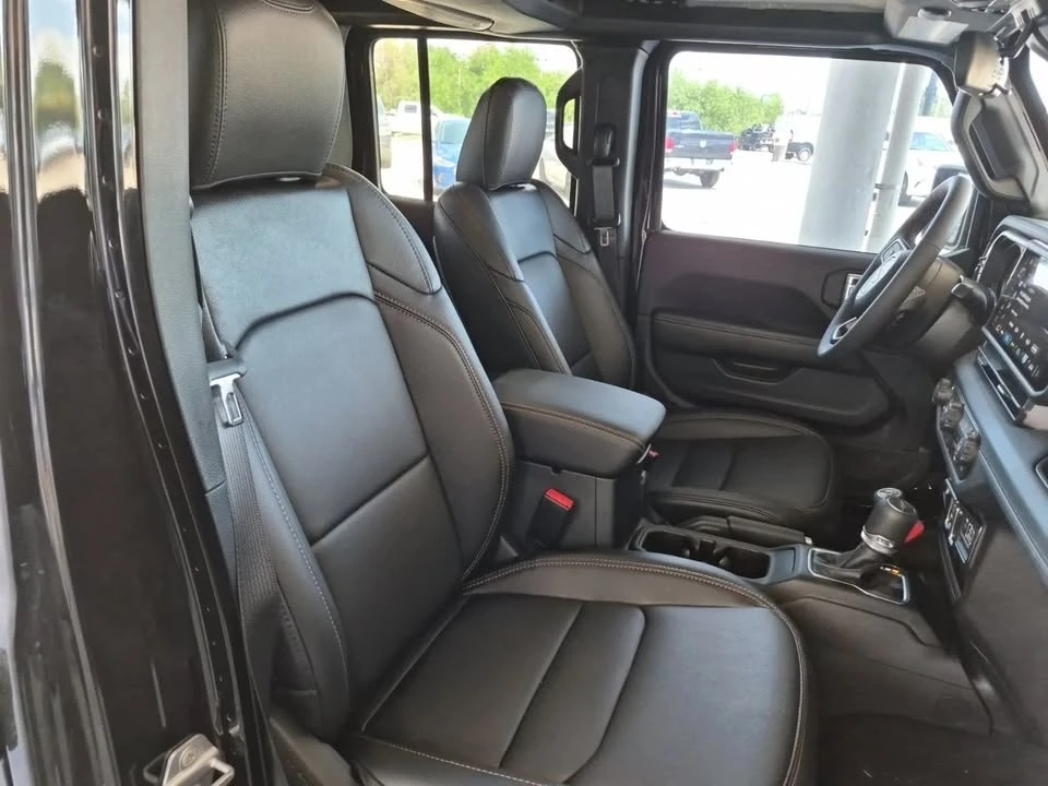 2025 Jeep JT Gladiator - Image 5 of 18