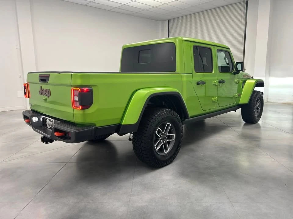 2025 Jeep JT Gladiator - Image 5 of 15