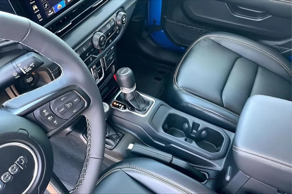 2025 Jeep JT Gladiator - Image 15 of 20