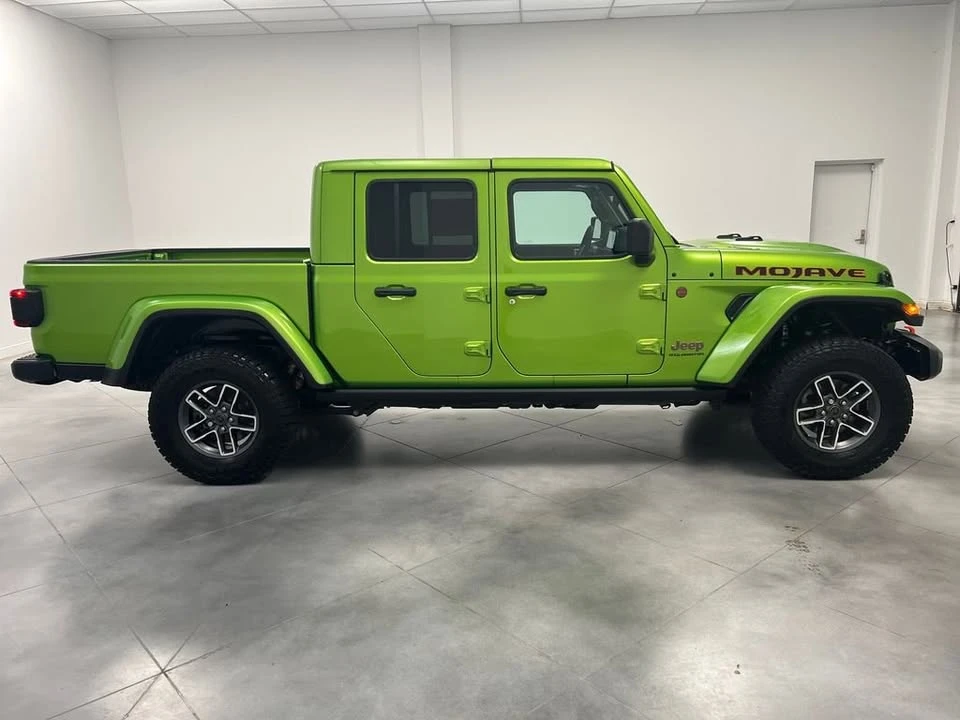 2025 Jeep JT Gladiator - Image 6 of 15
