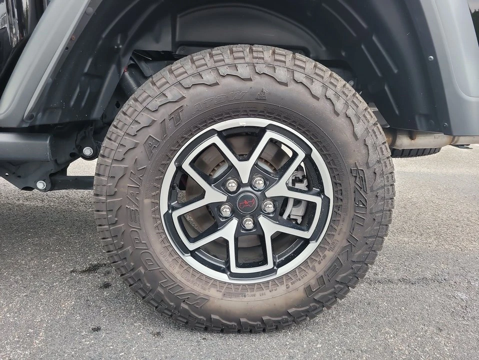 2025 Jeep JT Gladiator - Image 9 of 20