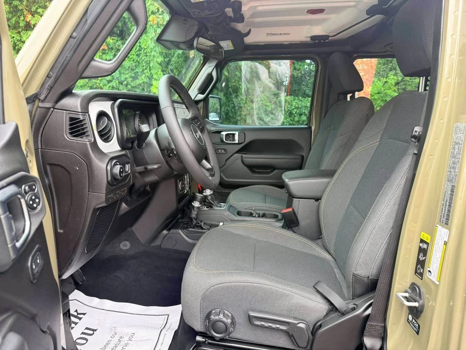 2025 Jeep JT Gladiator - Image 7 of 17