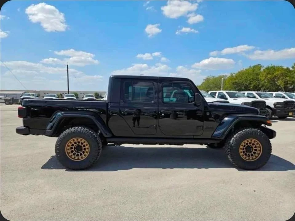 2025 Jeep JT Gladiator - Image 2 of 6
