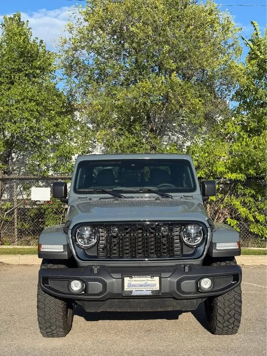 2025 Jeep JT Gladiator - Image 2 of 8