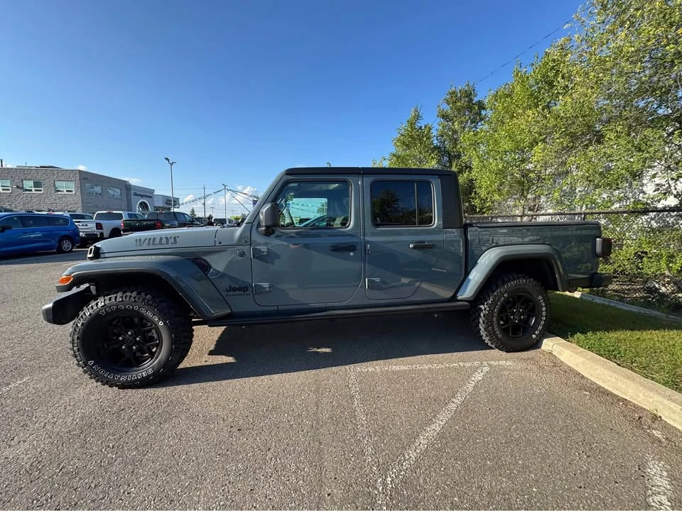 2025 Jeep JT Gladiator - Image 3 of 8