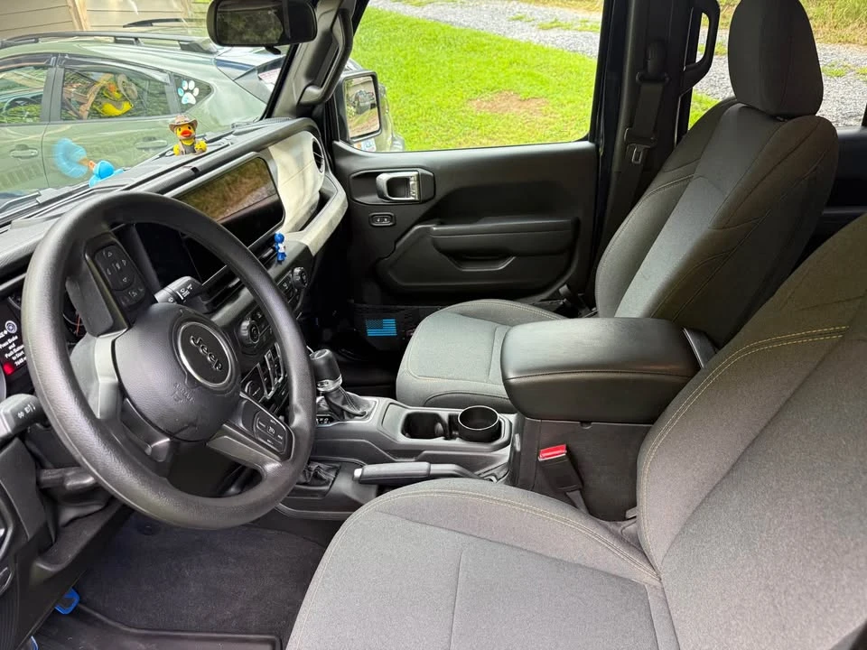 2025 Jeep JT Gladiator - Image 5 of 6
