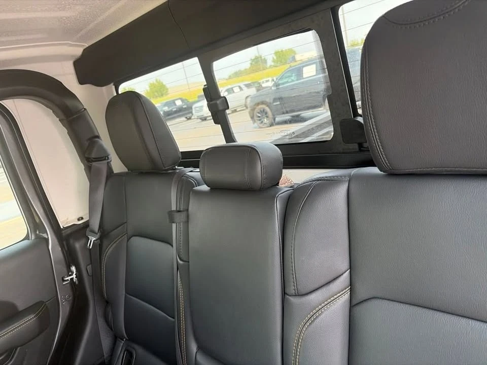 2025 Jeep JT Gladiator - Image 7 of 8