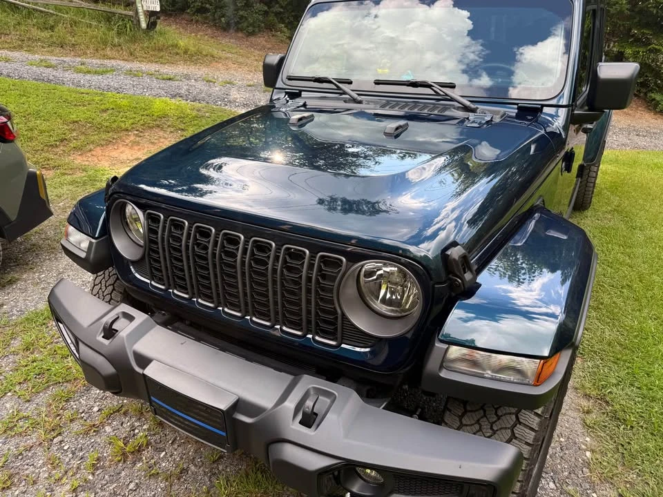 2025 Jeep JT Gladiator - Image 2 of 6