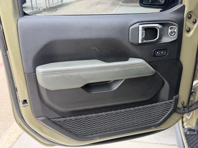 2025 Jeep JT Gladiator - Image 8 of 20
