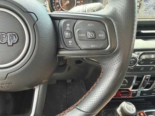 2025 Jeep JT Gladiator - Image 15 of 20