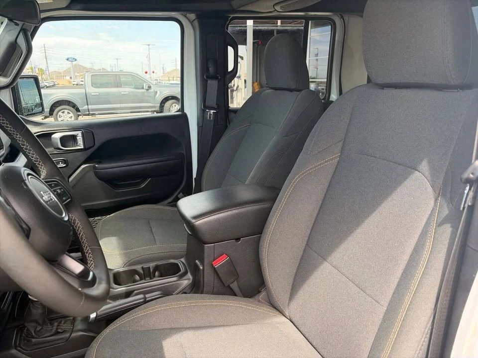 2025 Jeep JT Gladiator - Image 10 of 13