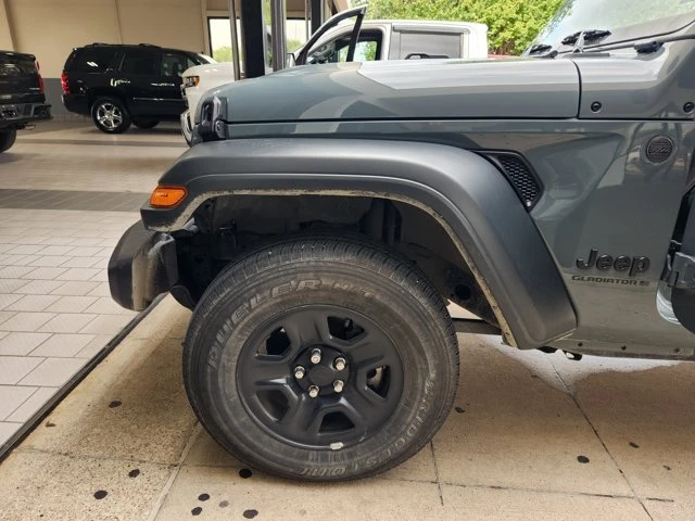 2025 Jeep JT Gladiator - Image 7 of 10
