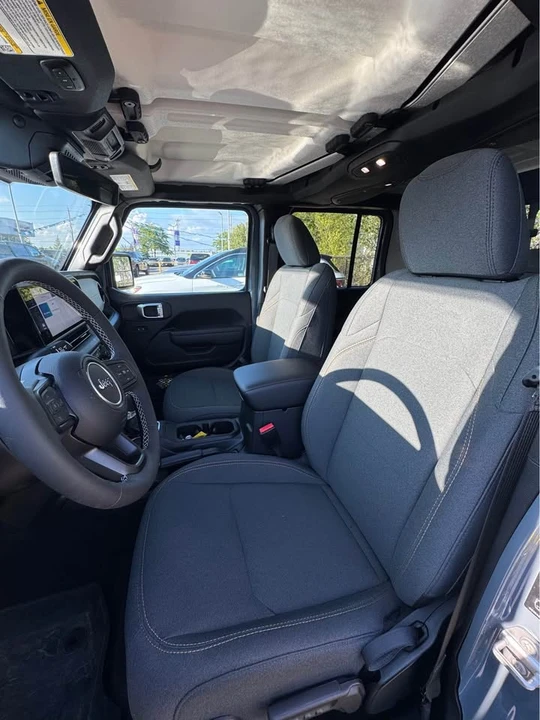 2025 Jeep JT Gladiator - Image 7 of 8