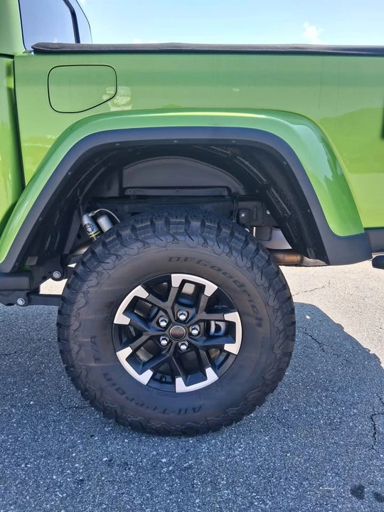 2025 Jeep JT Gladiator - Image 12 of 20