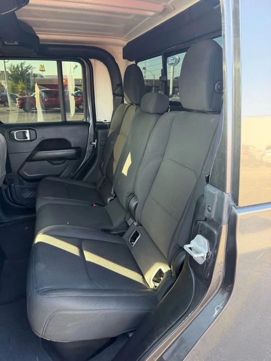 2025 Jeep JT Gladiator - Image 7 of 9