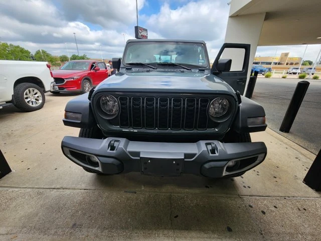 2025 Jeep JT Gladiator - Image 2 of 10