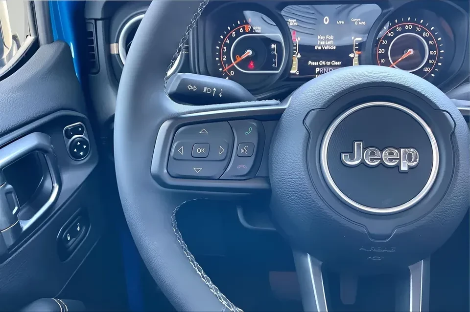 2025 Jeep JT Gladiator - Image 10 of 20