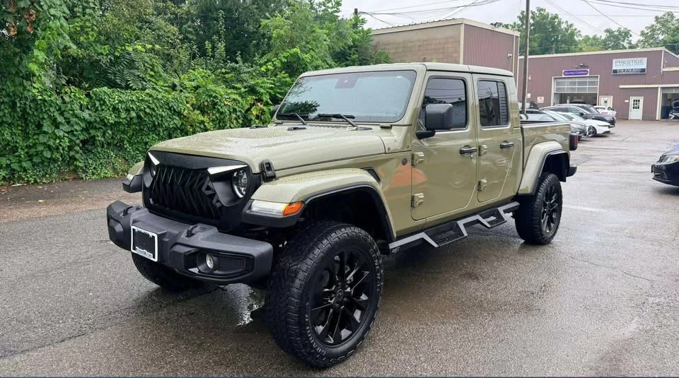 2025 Jeep JT Gladiator - Image 3 of 17