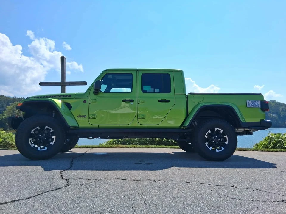 2025 Jeep JT Gladiator - Image 3 of 20