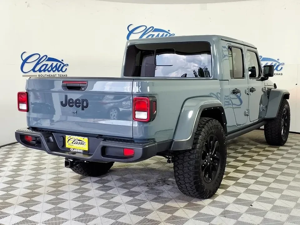 2025 Jeep JT Gladiator - Image 8 of 20