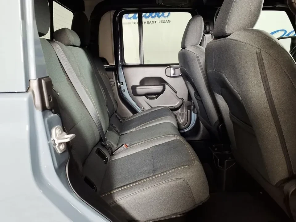 2025 Jeep JT Gladiator - Image 12 of 20