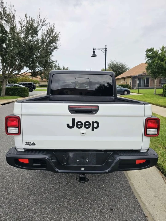2025 Jeep JT Gladiator - Image 6 of 17