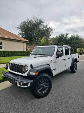 2025 Jeep Gladiator