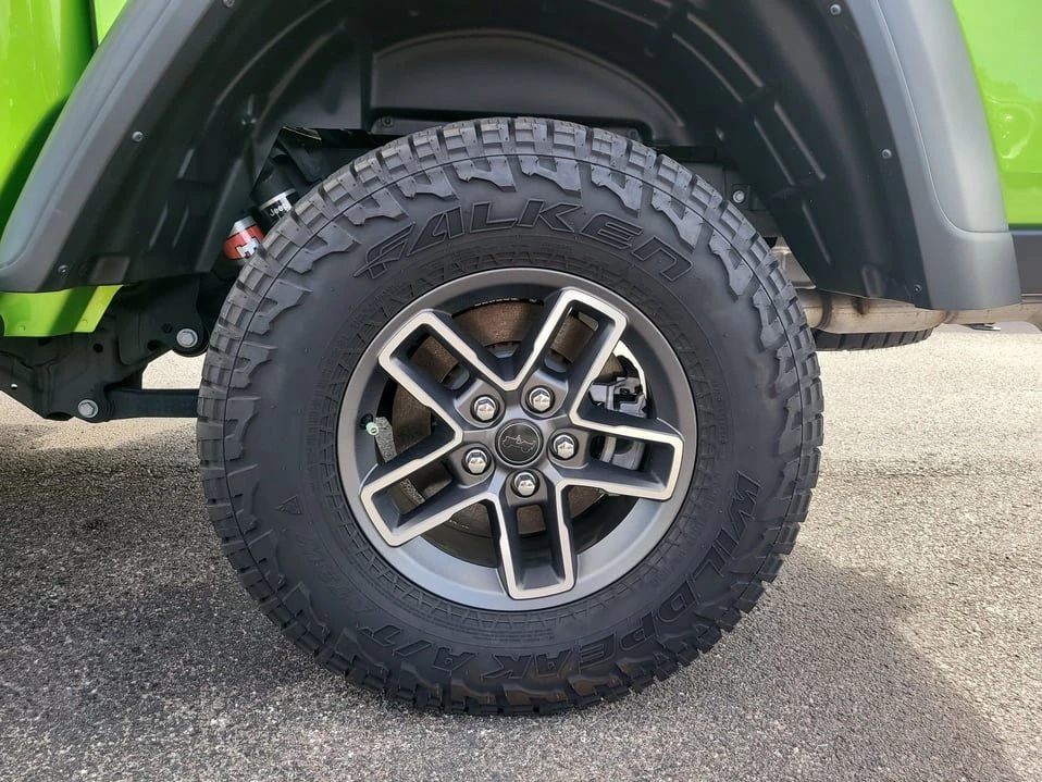 2025 Jeep JT Gladiator - Image 9 of 20