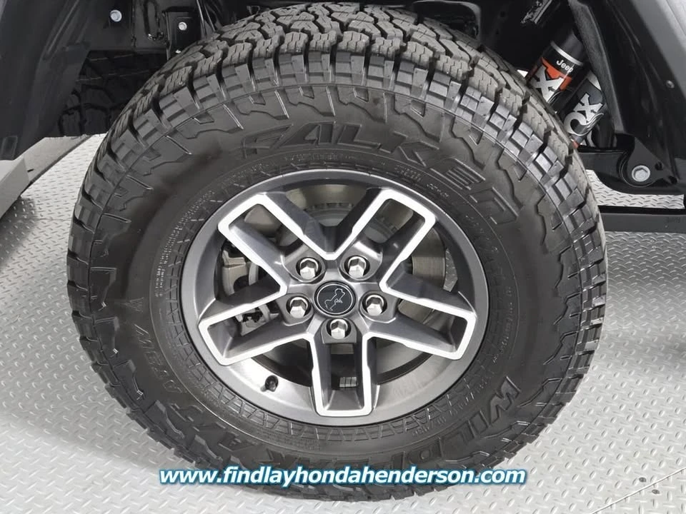 2025 Jeep JT Gladiator - Image 10 of 20