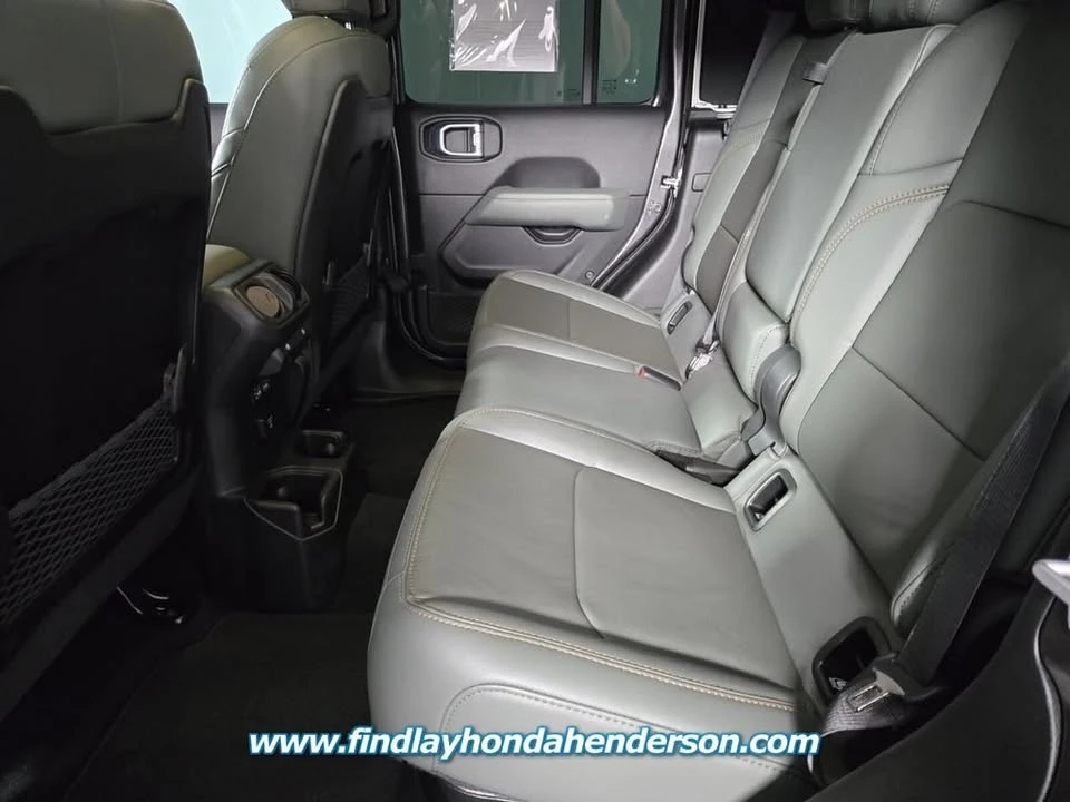 2025 Jeep JT Gladiator - Image 15 of 20