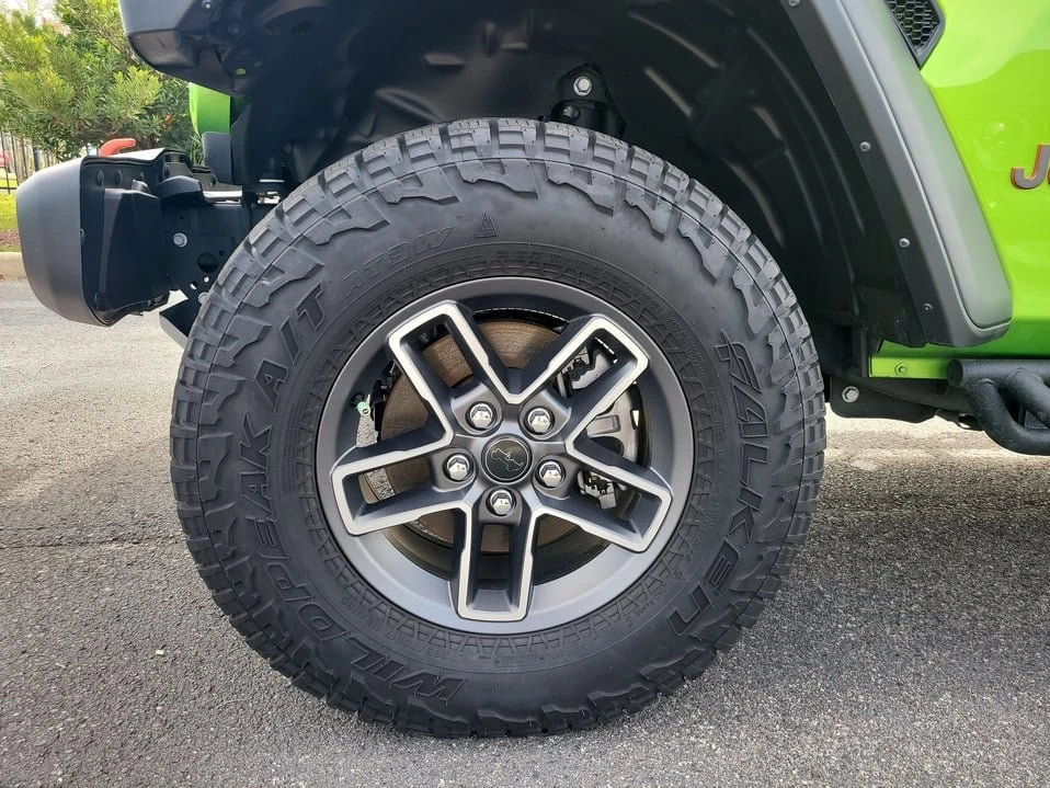 2025 Jeep JT Gladiator - Image 10 of 20