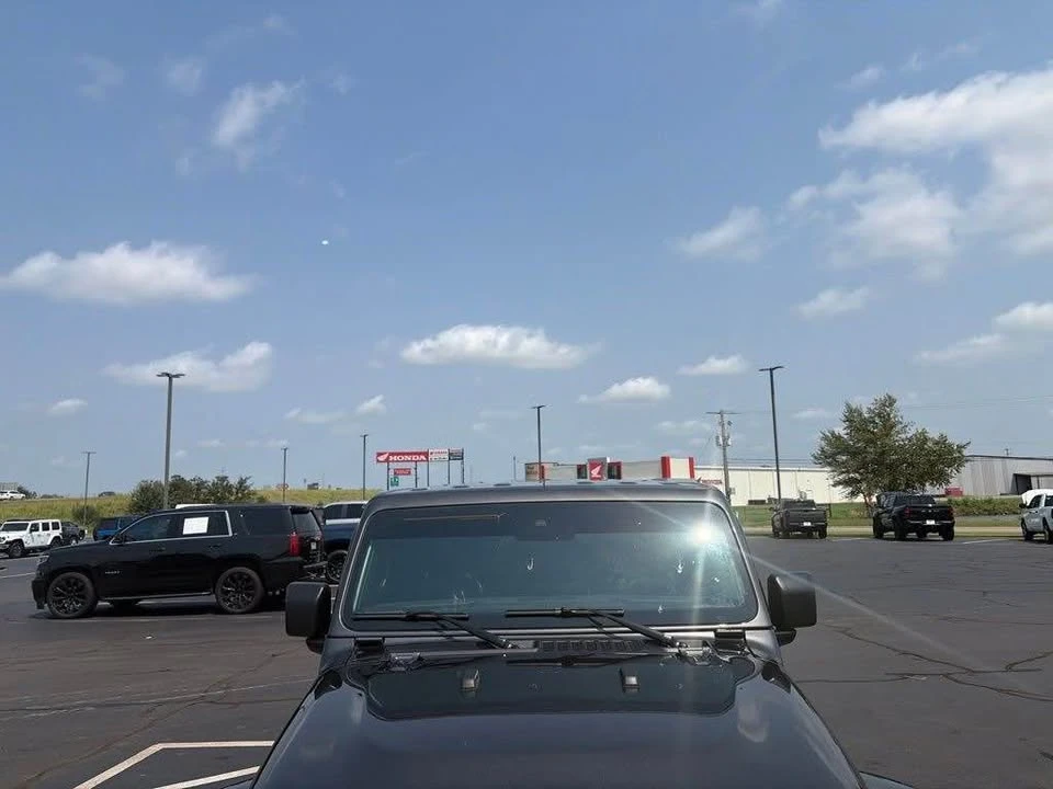 2025 Jeep JT Gladiator - Image 3 of 20