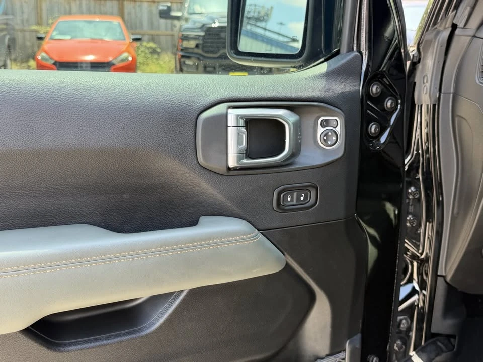 2025 Jeep JT Gladiator - Image 13 of 20