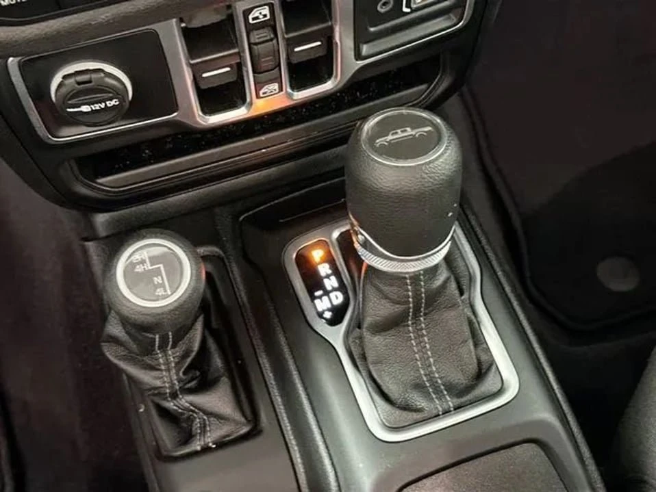 2025 Jeep JT Gladiator - Image 18 of 20