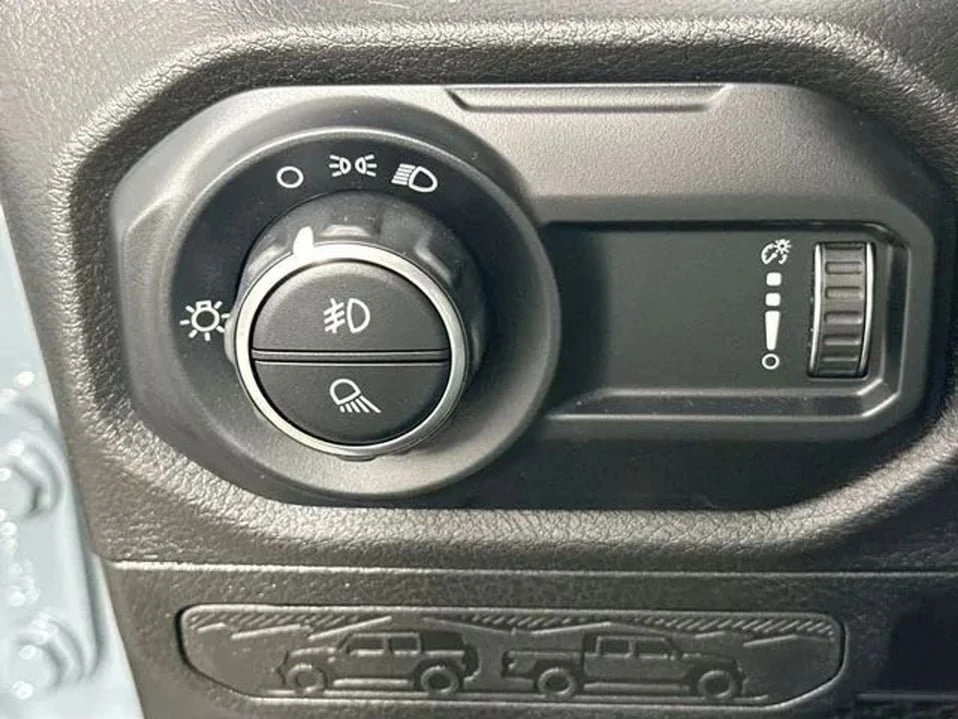 2025 Jeep JT Gladiator - Image 10 of 20