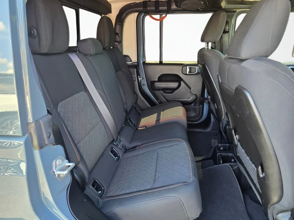 2025 Jeep JT Gladiator - Image 19 of 20