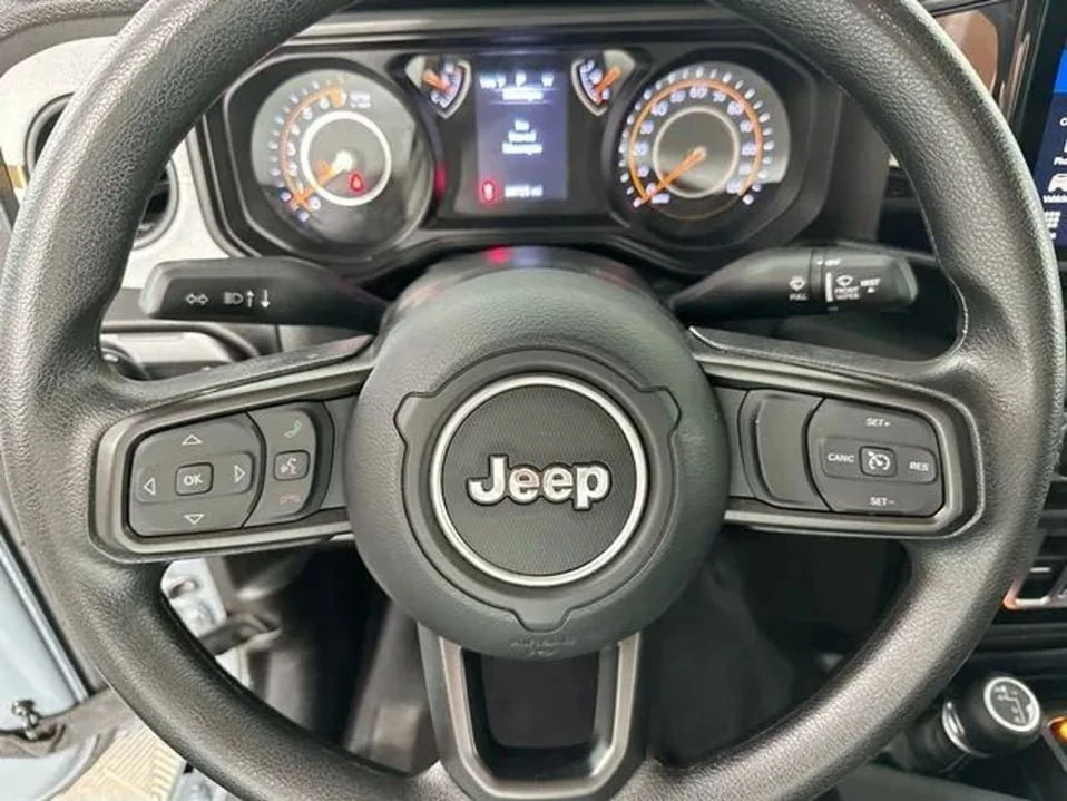 2025 Jeep JT Gladiator - Image 12 of 20