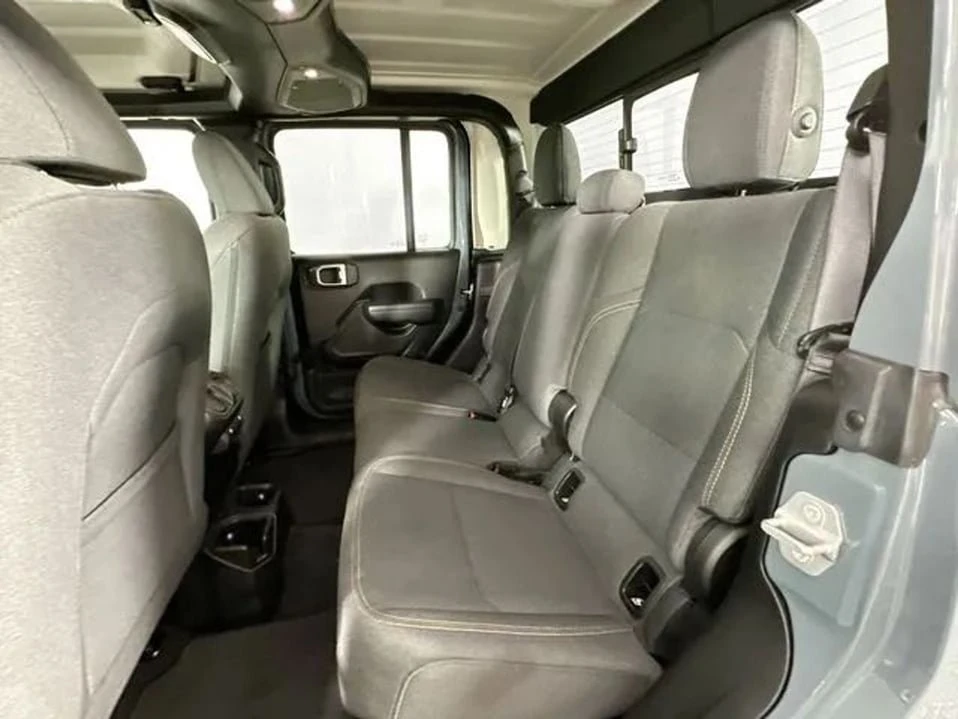 2025 Jeep JT Gladiator - Image 14 of 20