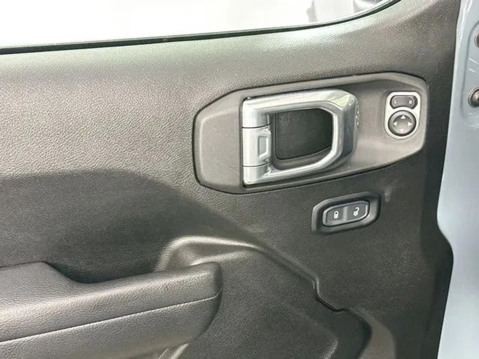 2025 Jeep JT Gladiator - Image 19 of 20